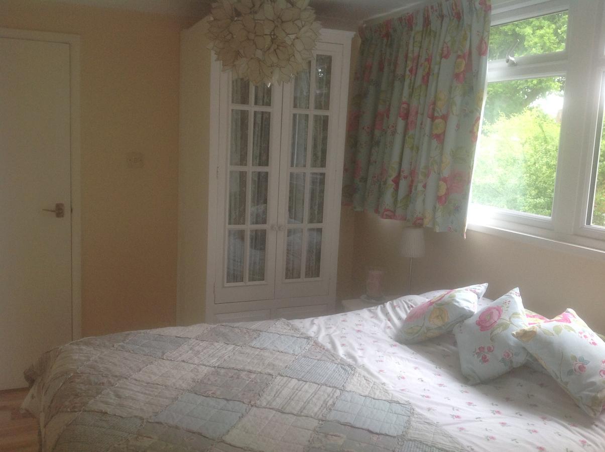 Oak Tree House Bed & Breakfast Waterlooville Exterior photo